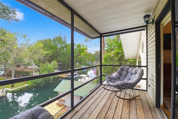 Queen bedroom balcony