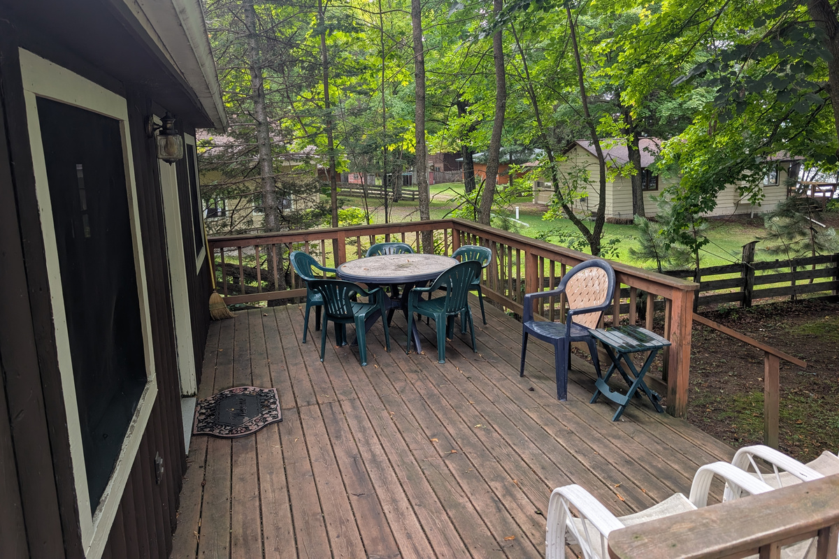 Honeymoon Deck
