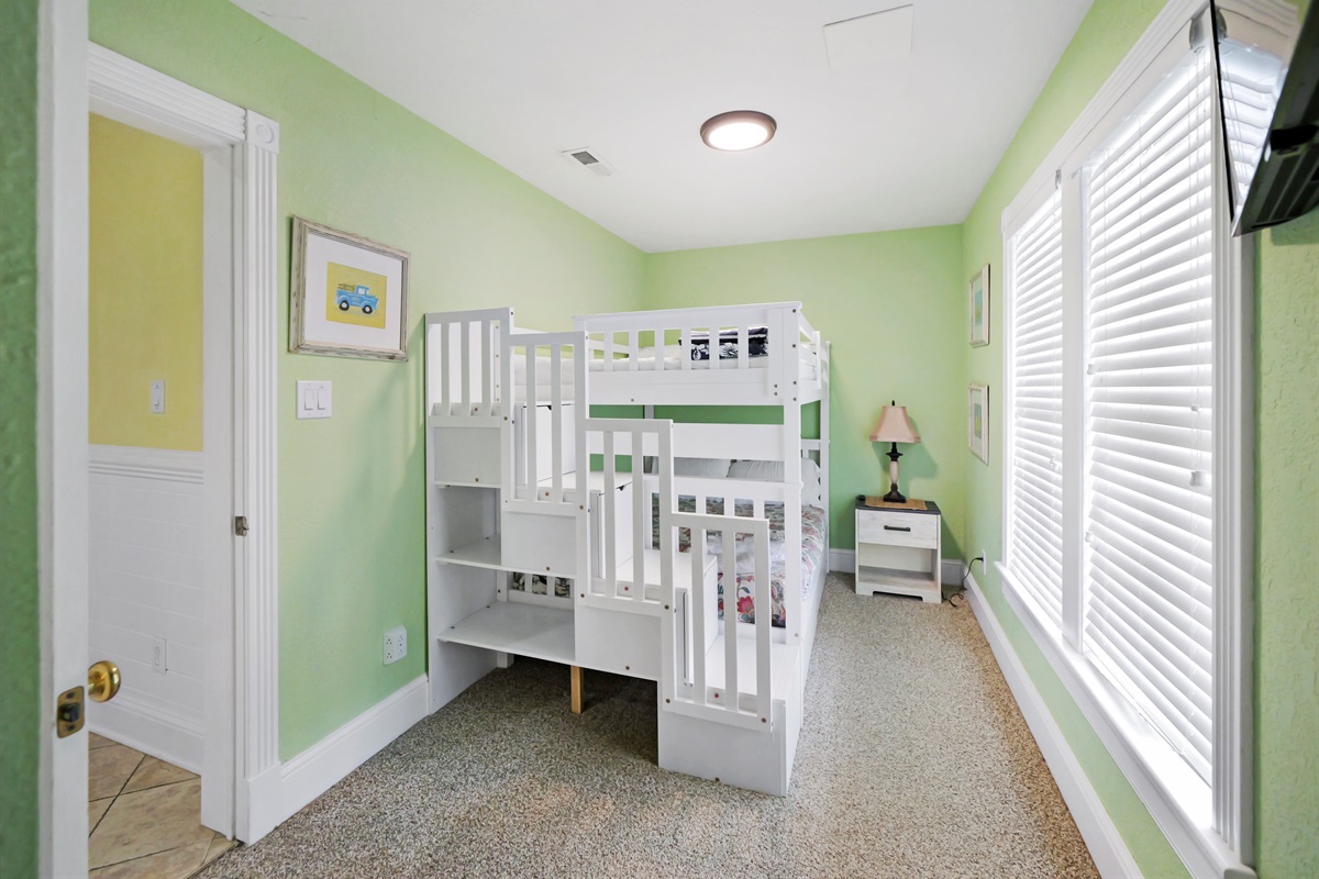 Hemingway Outdoor Space — Multiple Decks for Large Group Gathering | Event-Ready Estate | Corolla 4x4, OBX