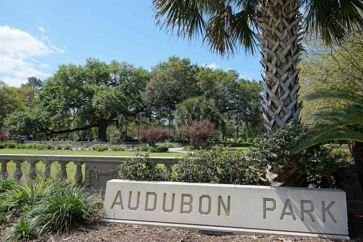 Audubon park,walking loop, golf, etc 1.5 miles away.