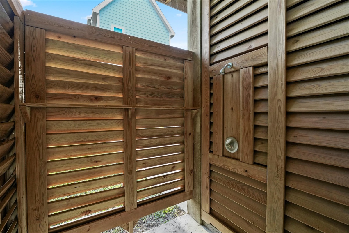 70ff5ccd3f8d4d3fa6fbedec9e49c6ff Large | Beachhouse | Texas | TX | Vacation Homes | Galveston | Crystal Beach | Kokomo | Breezy Days | Beachfront Elegance | Sunrise Serenity | Southern Sands Property Management, LLC