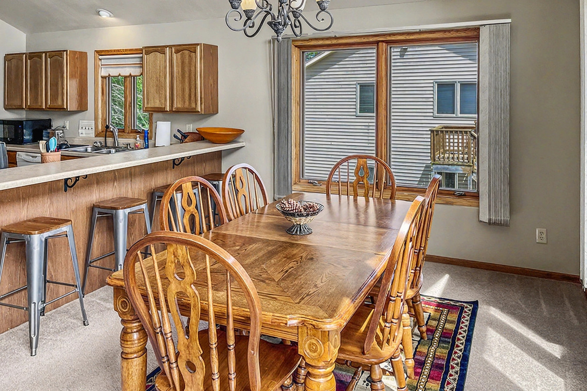 Kitchen - Lower Level Breakfast Table