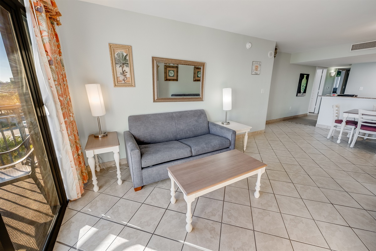 Living Room with Stunning Views🌊☀️