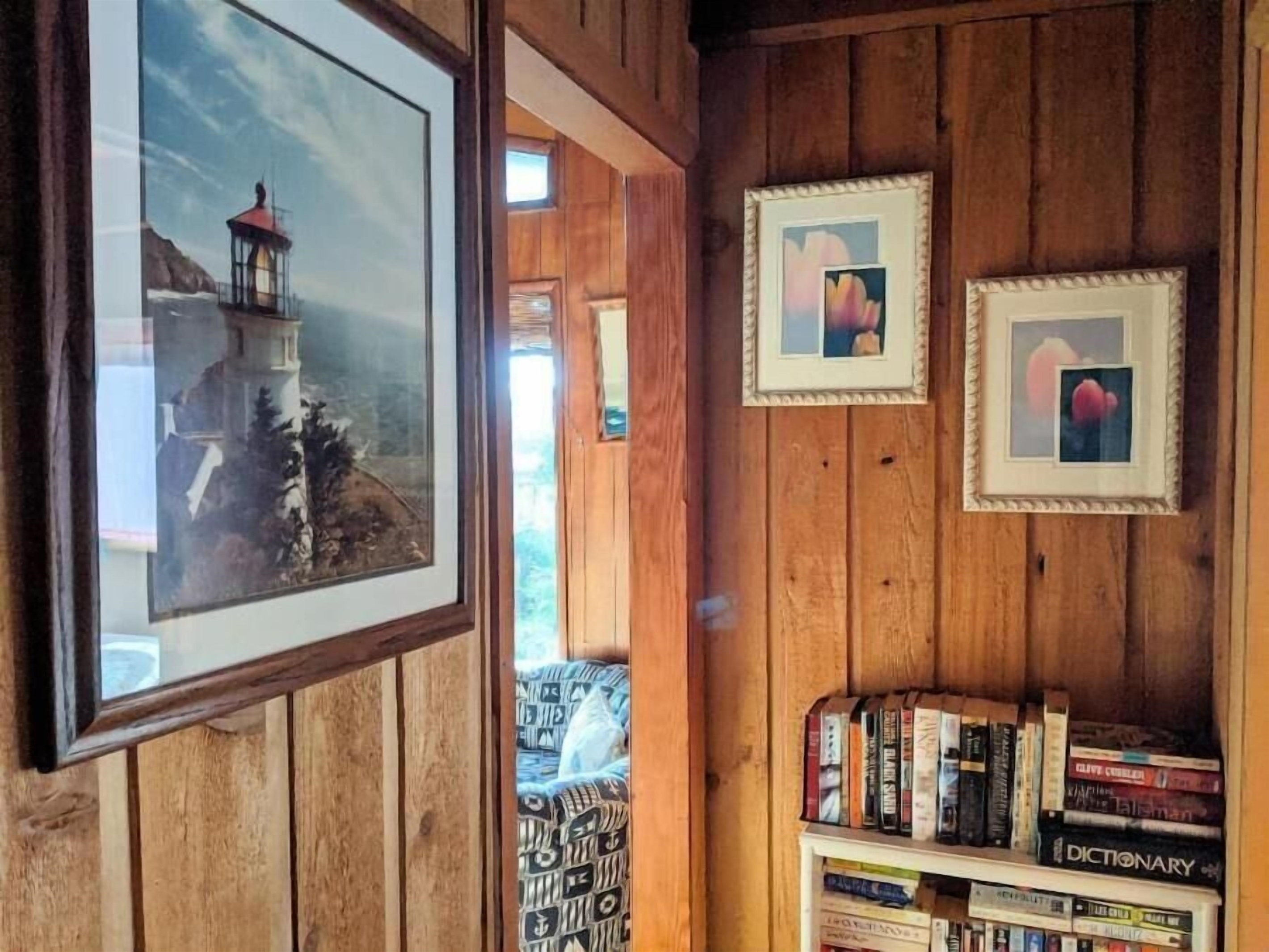 hallway between the living room and bedrooms