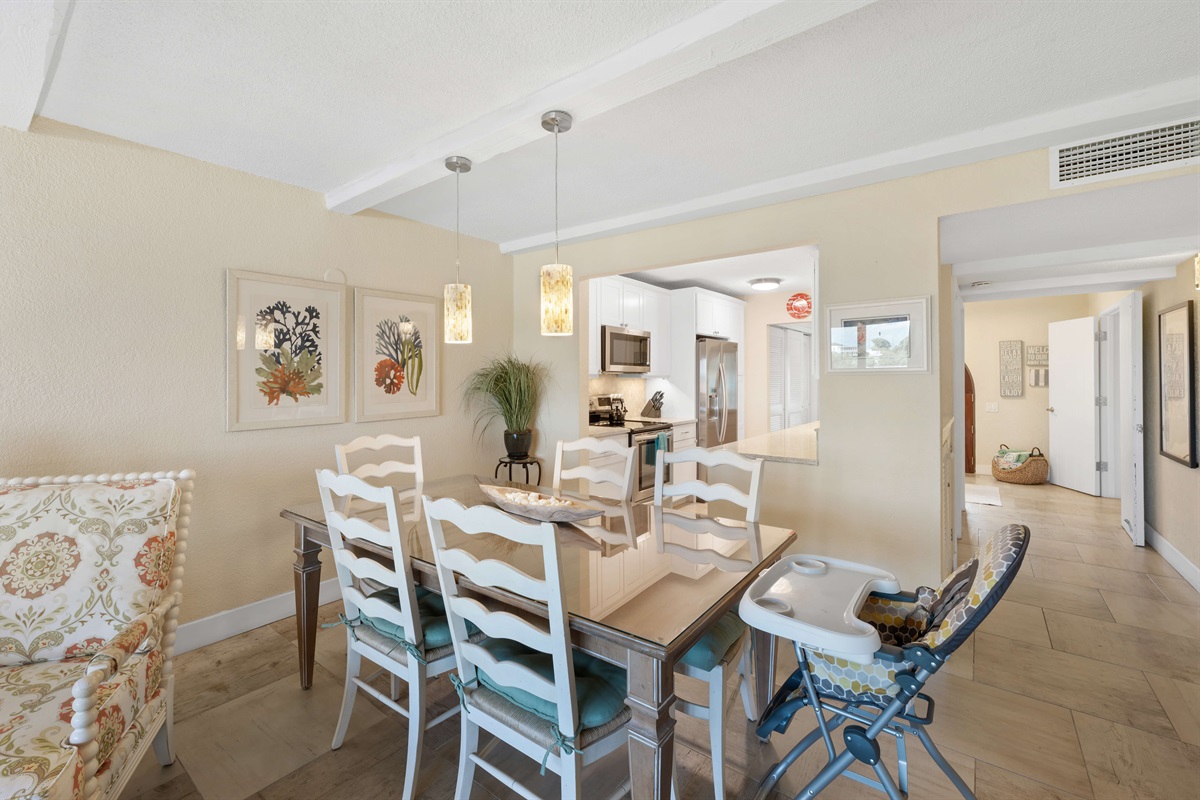 Dining for 6! The other chair is in the guest bedroom.