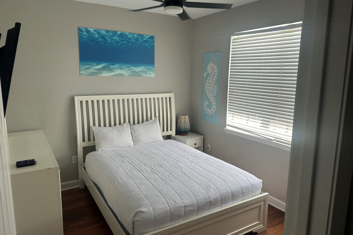 Queen Bedroom