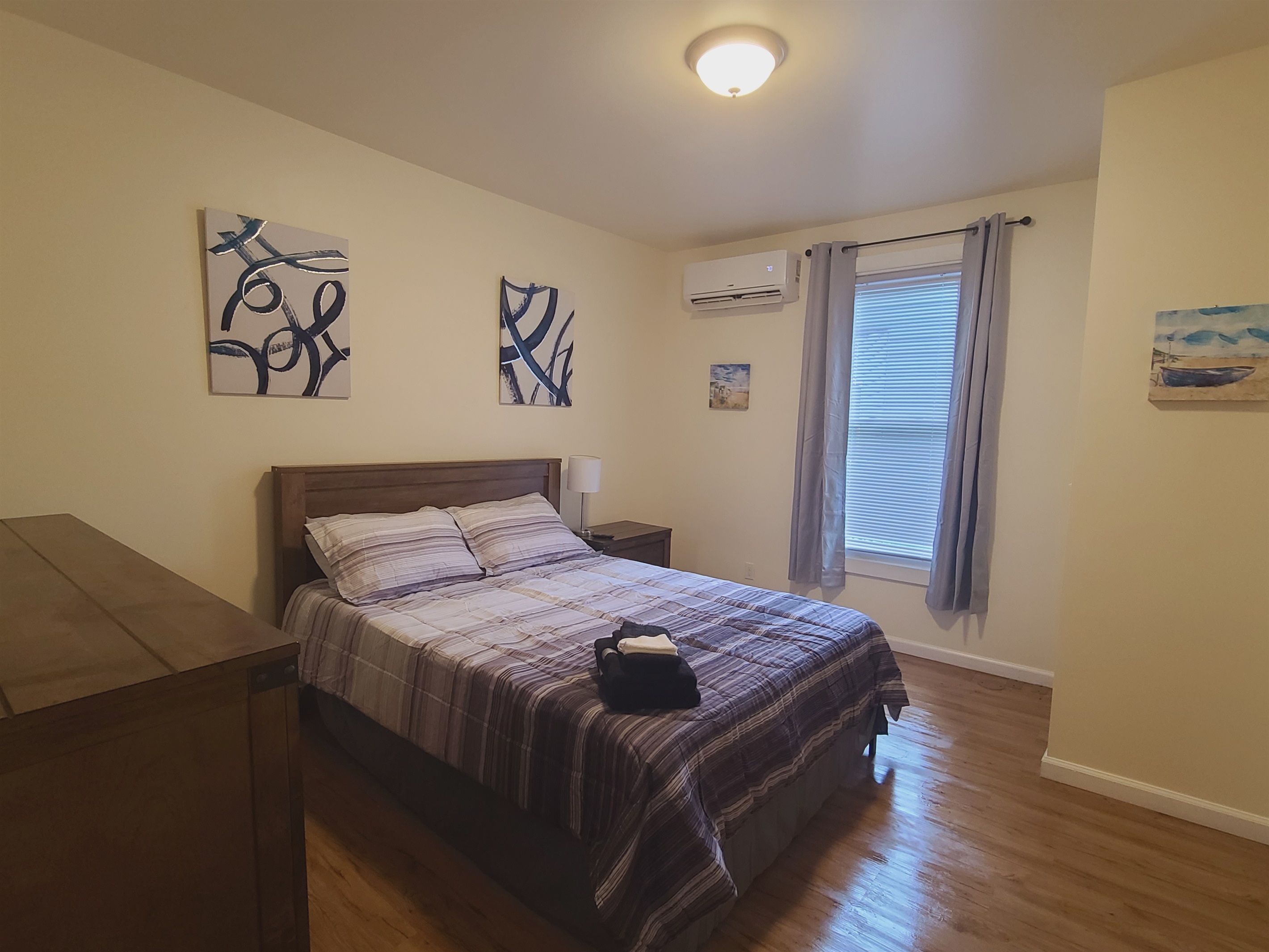 Queen bedroom 1