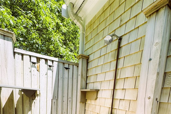 Hot/Cold Outdoor Shower w/ Rinse Sink