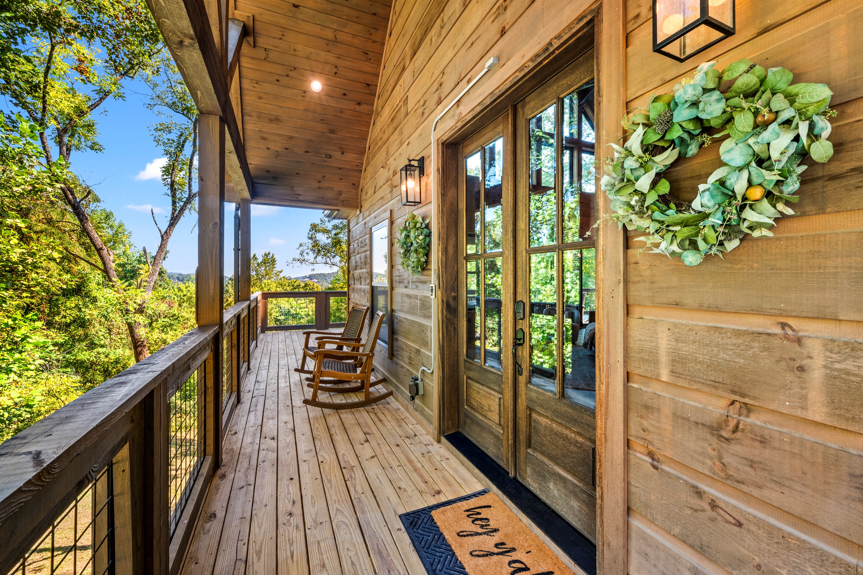 👋 “Hey y’all!” That’s what our doormat says—and what your soul feels walking up to this dreamy mountain escape.