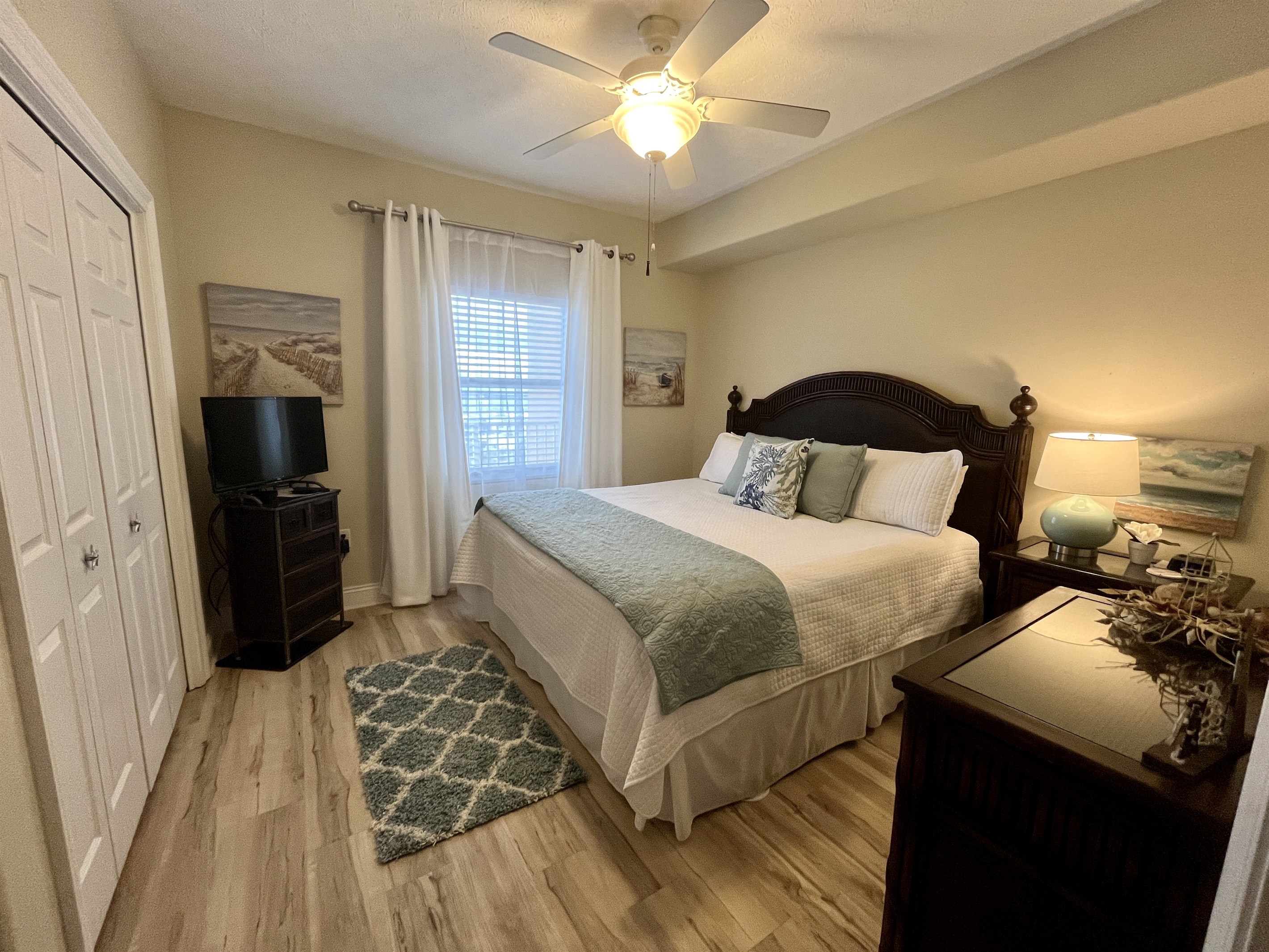 Guest king memory foam bed