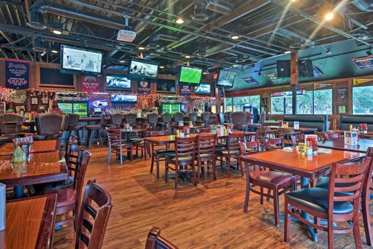 Resort bar and grill