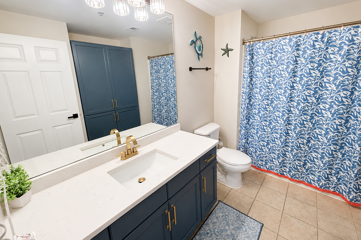 Bedroom #3 ensuite bathroom
