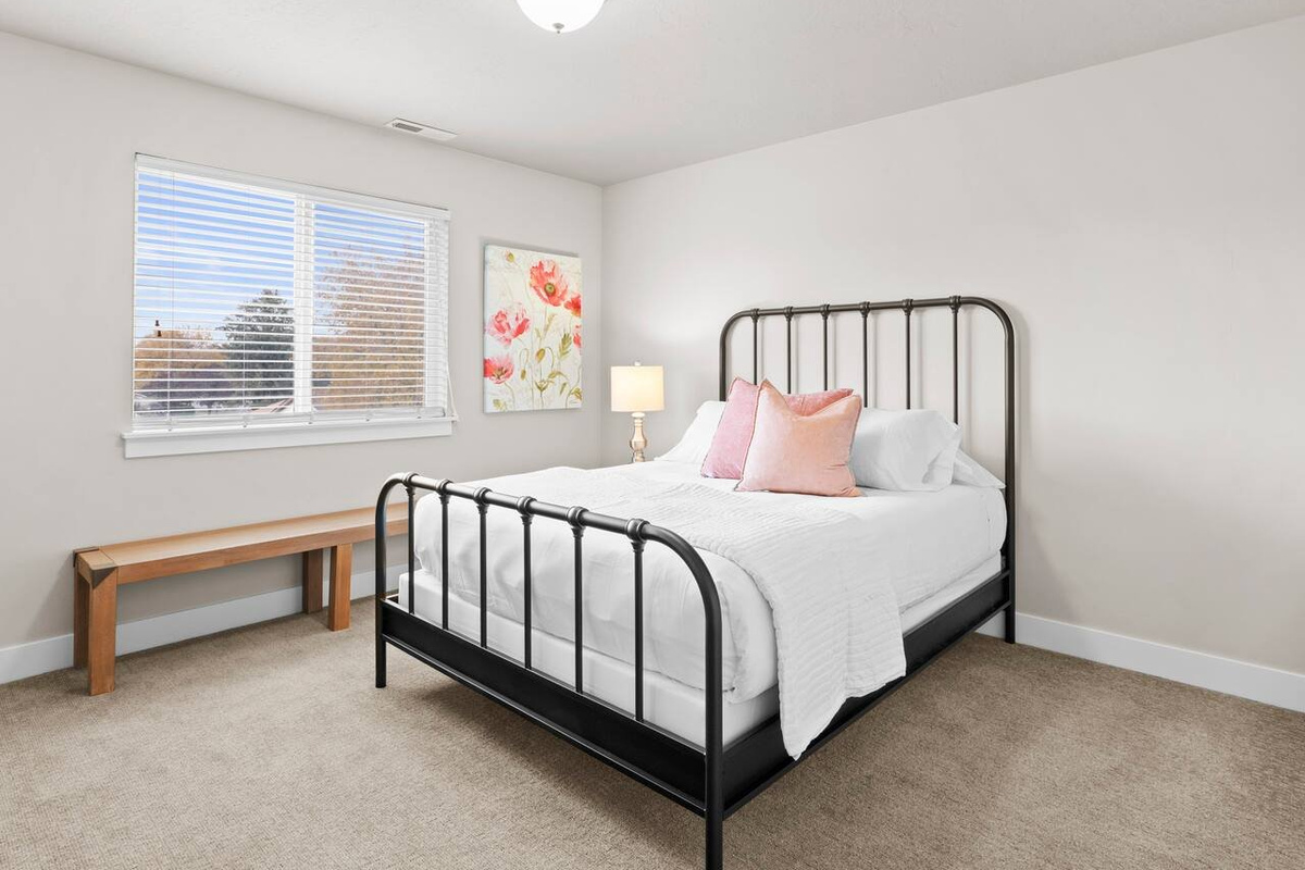 Roomy & Stylish Haven: Queen Bedroom 2, Upstairs
