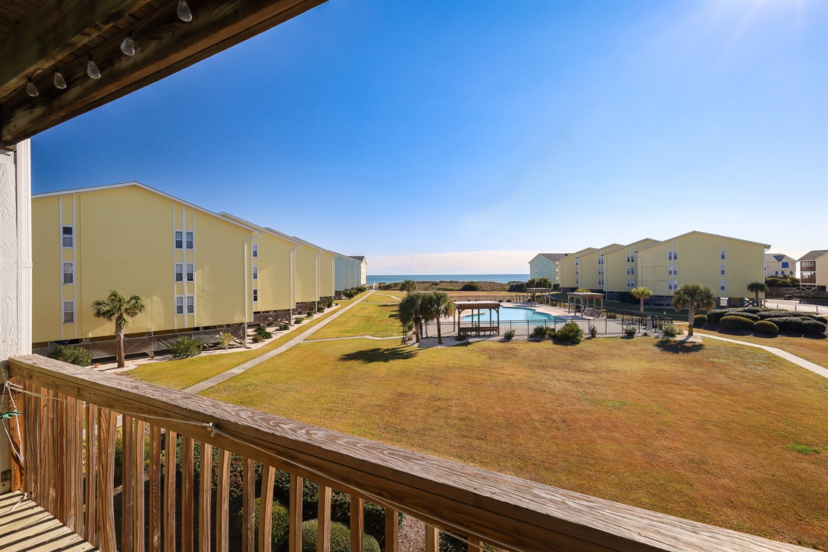 The Salty Pineapple - Oceanfront at Surf Condos just minutes from the heart of surf city!