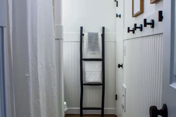 Plush towels at the ready, because even the little details are taken care of here.