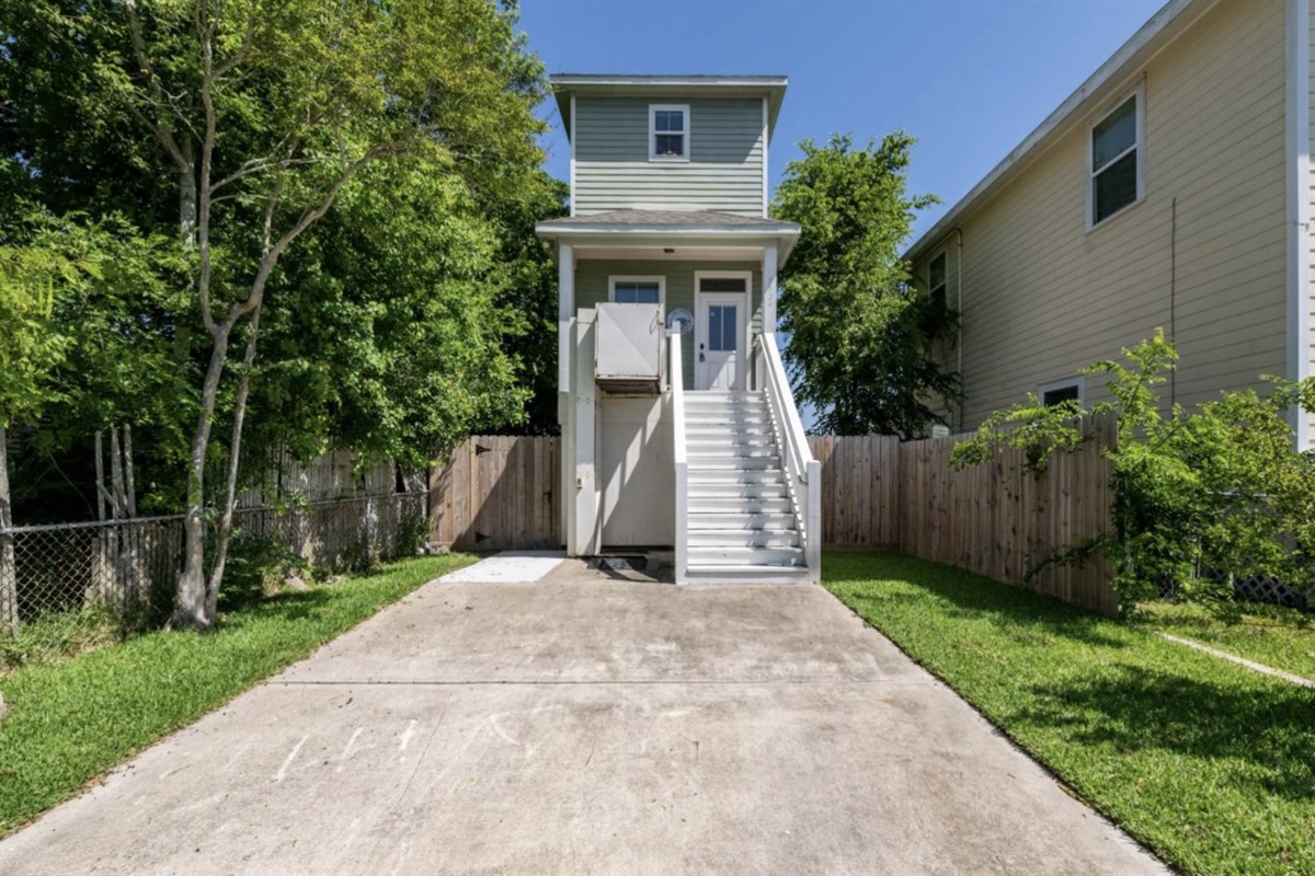 7157af38f1074b749c749cabefa45fd4 Large | Beachhouse | Texas | TX | Vacation Homes | Galveston | Crystal Beach | Kokomo | Breezy Days | Beachfront Elegance | Sunrise Serenity | Southern Sands Property Management, LLC