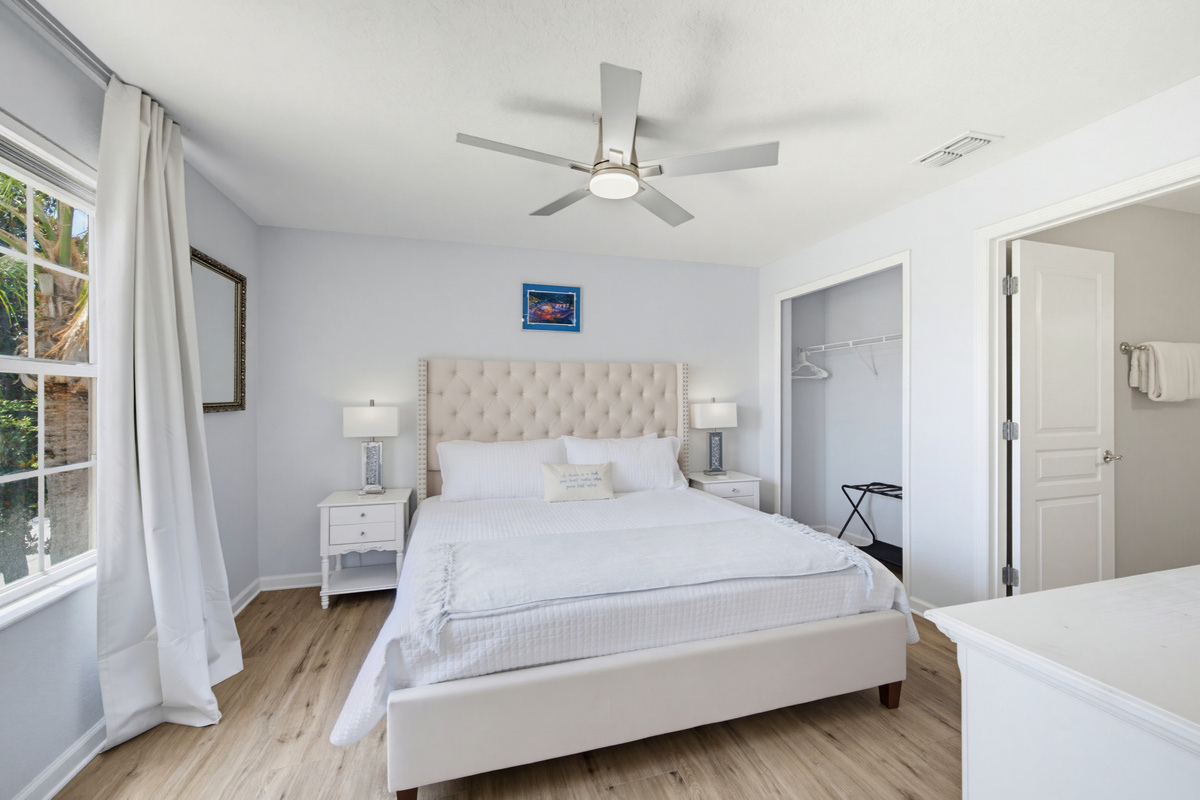 King suite w/ en-suite bathroom