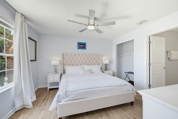 King suite w/ en-suite bathroom