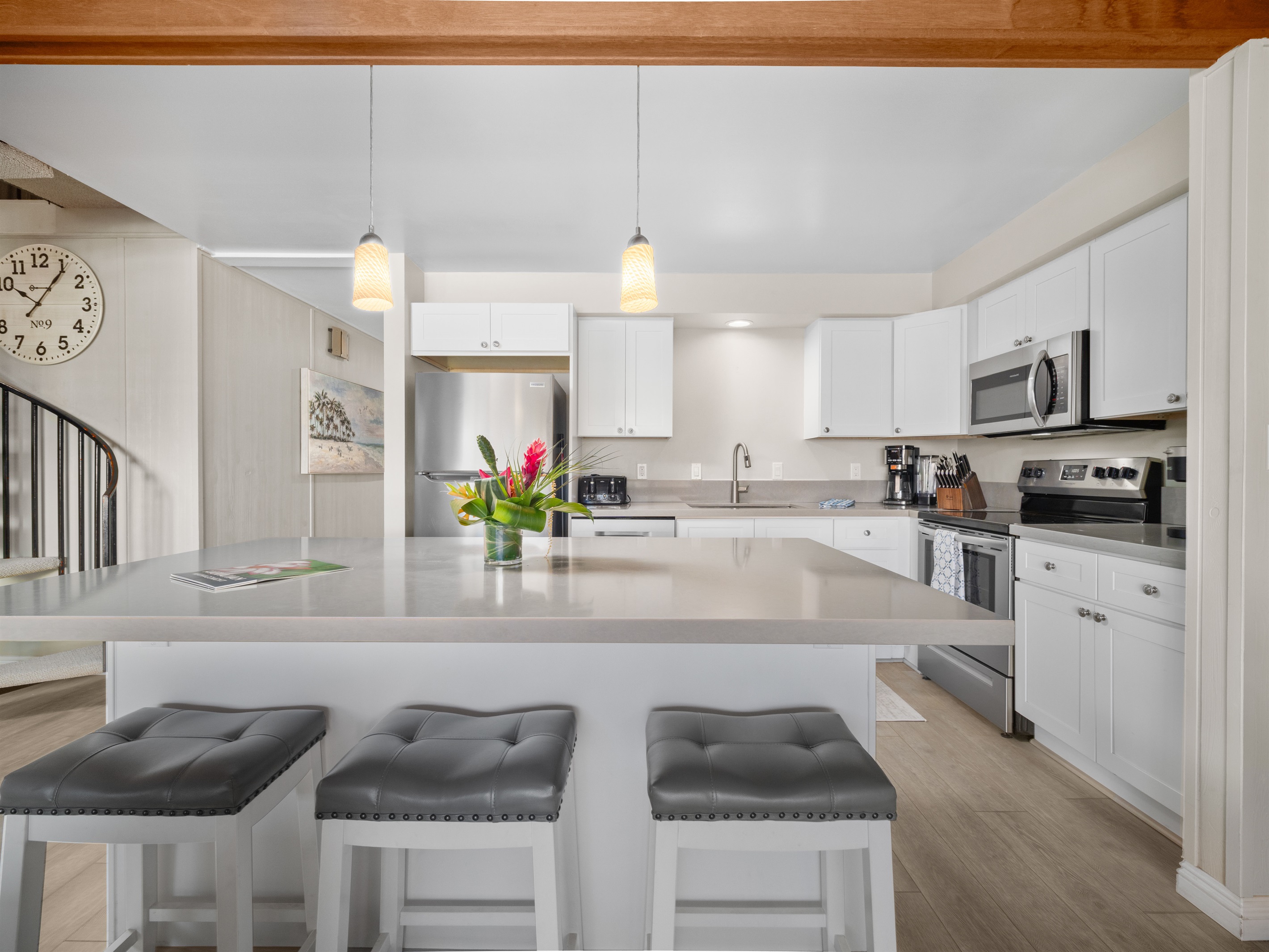 5H Full Kitchen