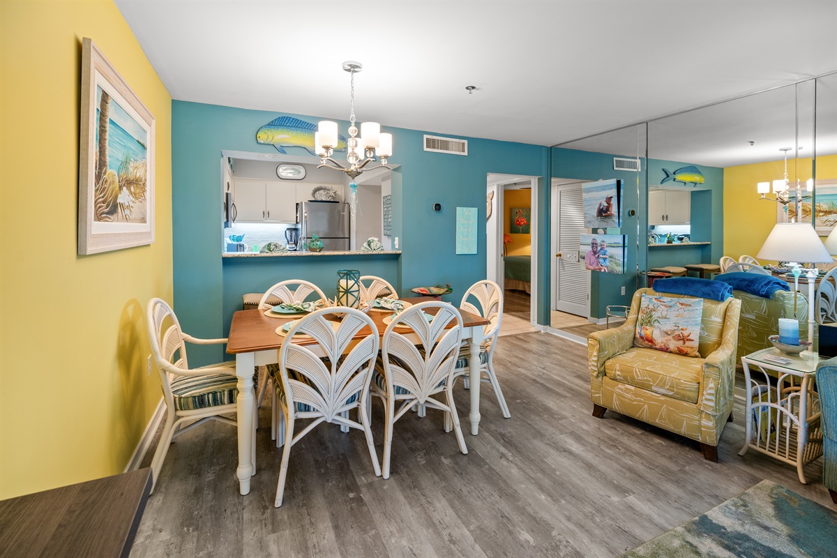 Dining area - seats 6