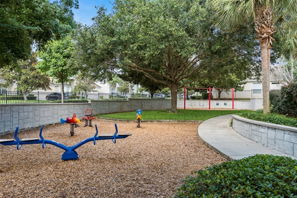 Windsor Hills : small park for little ones