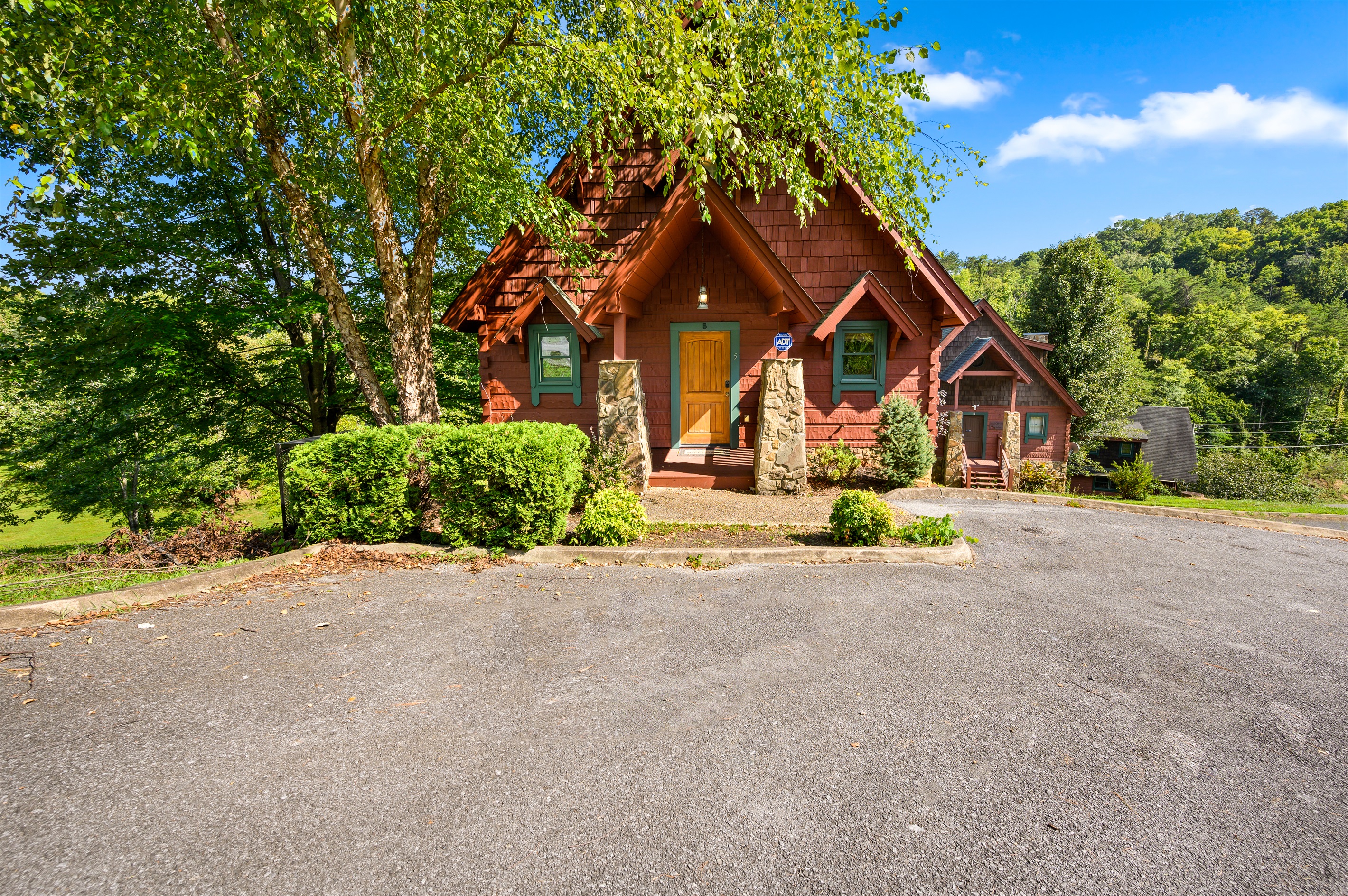 Hot Tub And Free Attraction Tickets - Cozy Rustic Escape - Pigeon Forge, TN