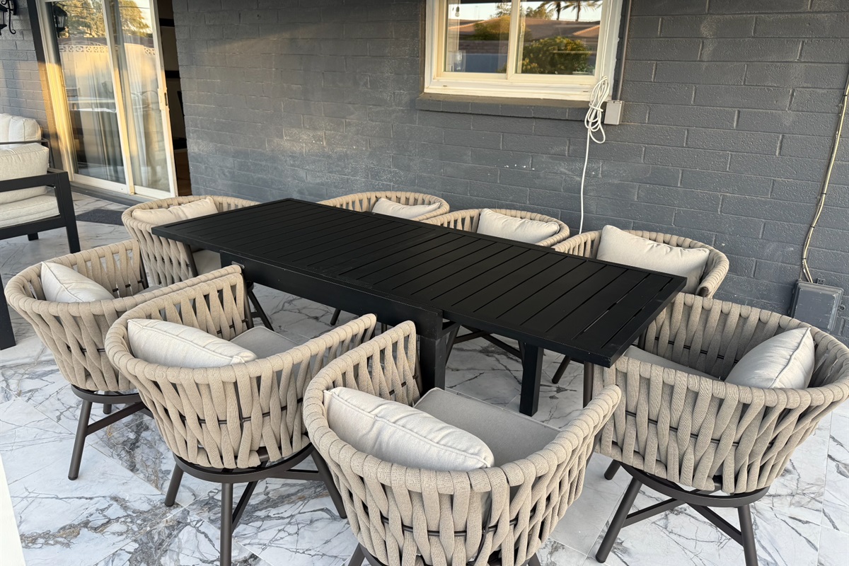 Poolside dining