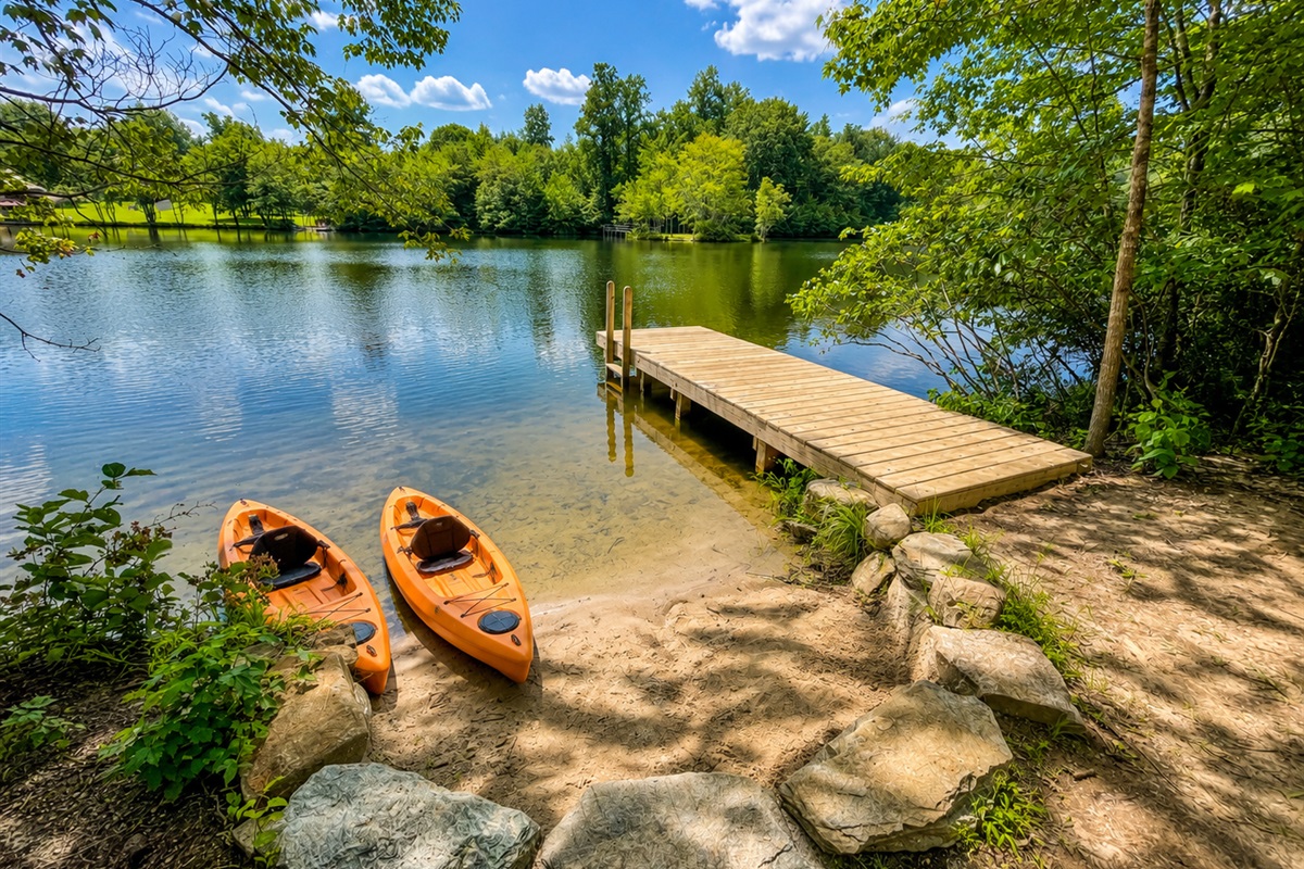 Lakefront Dock 2 Kayaks and 1 SUP