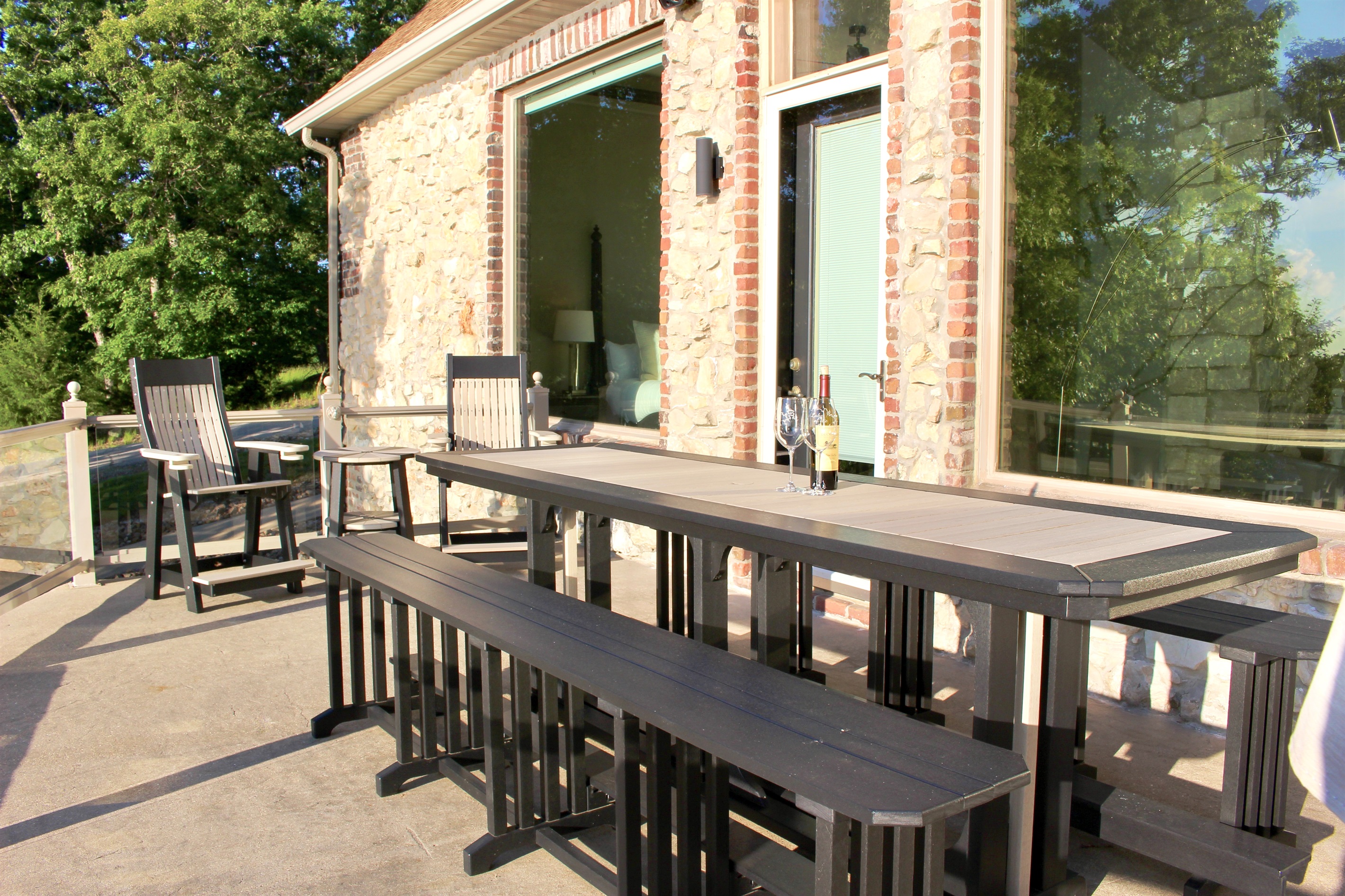 Large outdoor eating area on main level balcony