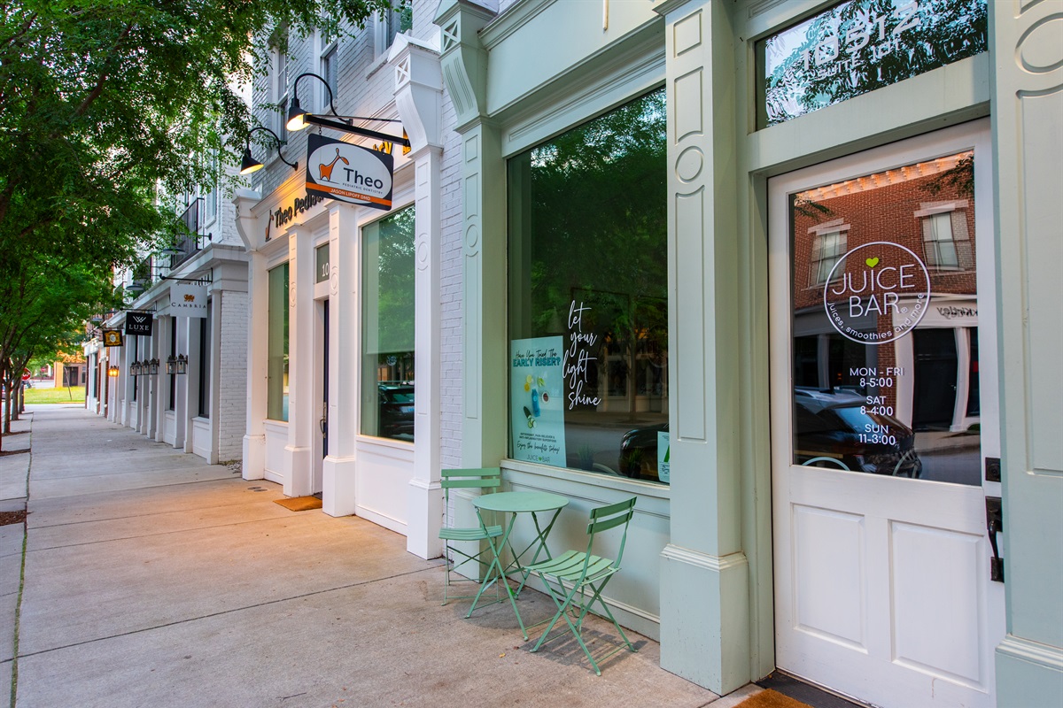 Whether you're seeking fresh juice, artisan coffee, upscale countertops, or after-dinner drinks, this street delivers.