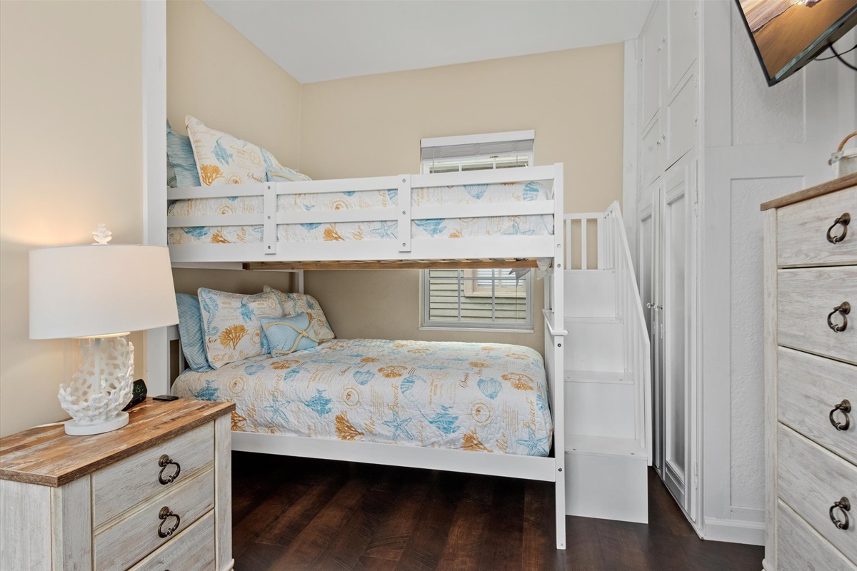 71791047eb7b42aa9d1d47fa01351cbd Large | Beachhouse | Texas | TX | Vacation Homes | Galveston | Crystal Beach | Kokomo | Breezy Days | Beachfront Elegance | Sunrise Serenity | Southern Sands Property Management, LLC