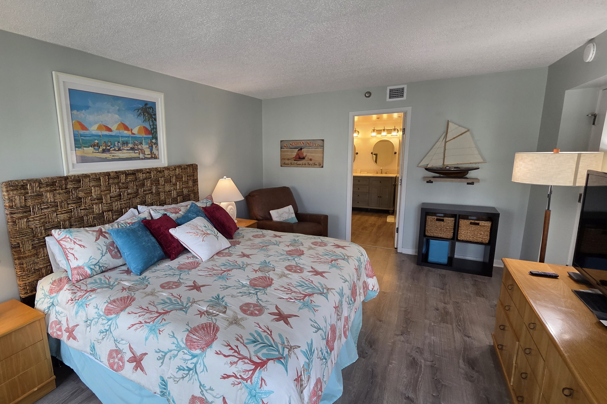 Master Bedroom with En-suite Bathroom.