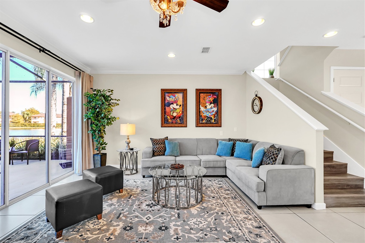 Spacious living room with sectional sofa, room for the whole family!