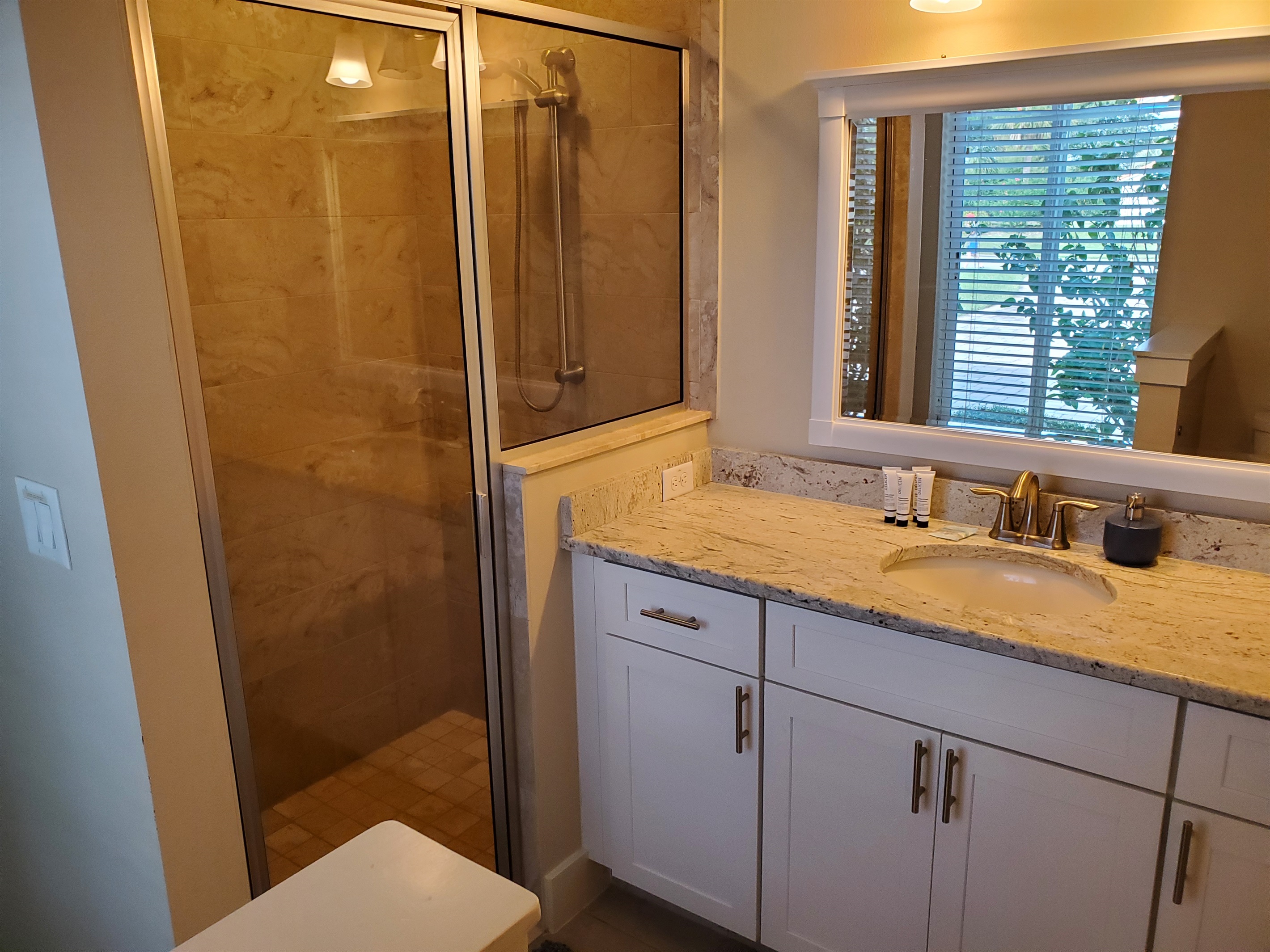 Queen bedroom ensuite/private bath with walk in shower