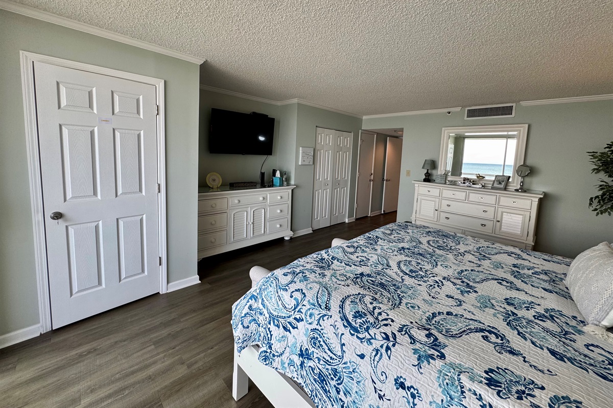 King in Main Bedroom