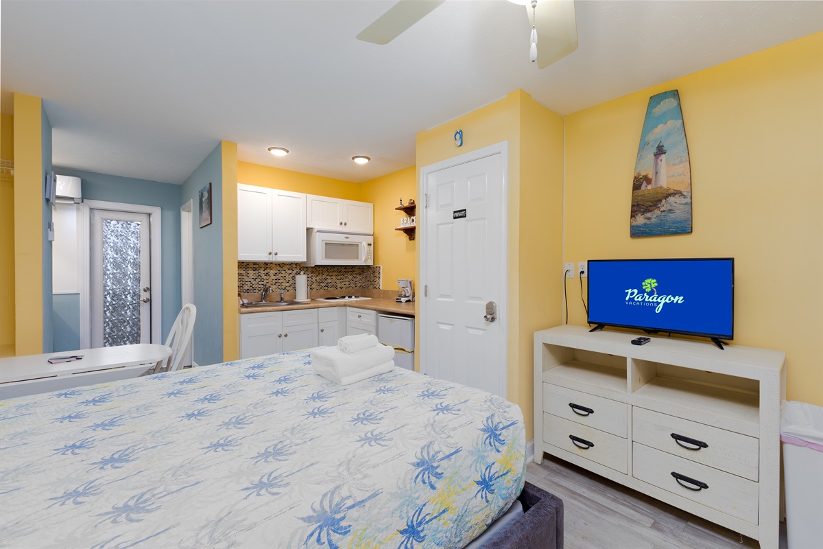 Open concept studio-style layout combining the sleeping area, living space, and kitchenette: bright, comfortable, and thoughtfully set up for a relaxed beach stay