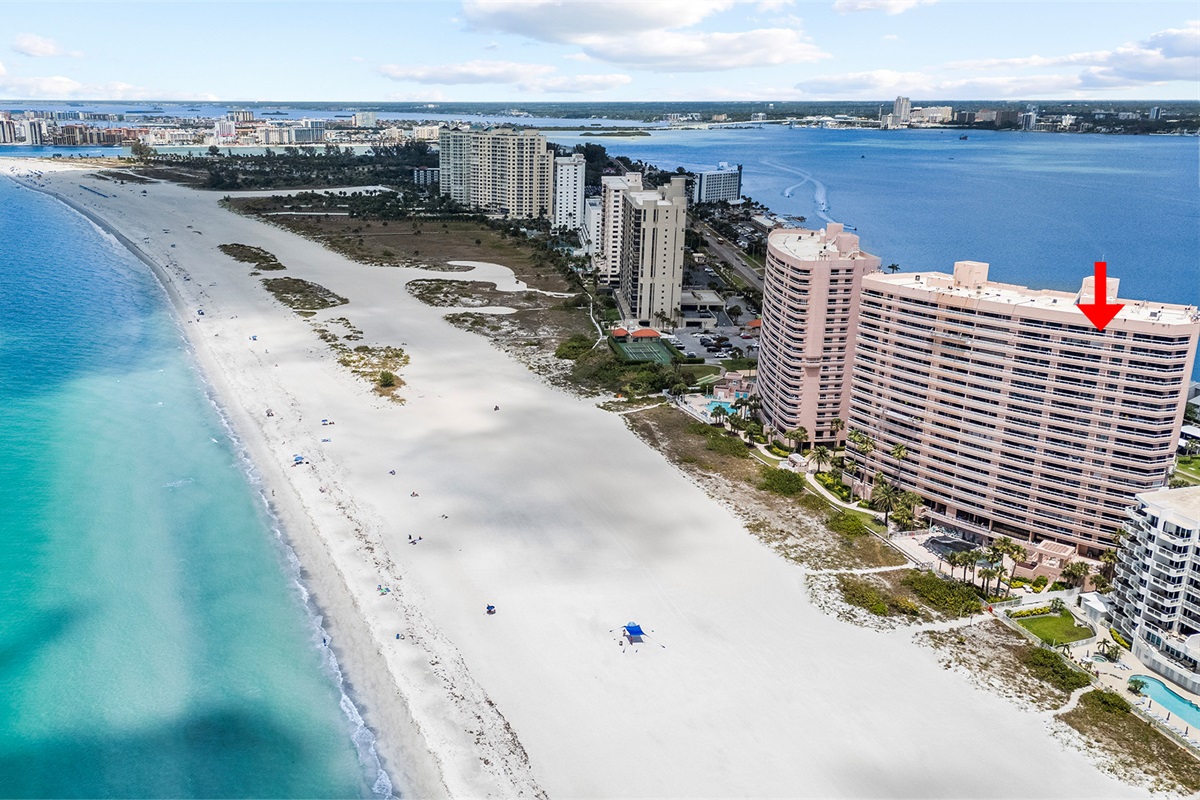 Crescent Beach Club, Penthouse, unit 20D