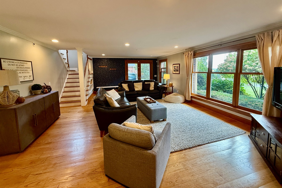 2nd Family Room with Large TV , Books and Games for Everyone!