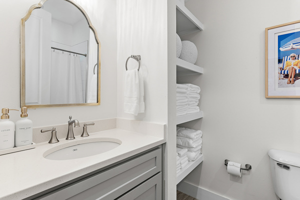 Second full bath featuring a tub/shower combination, plush linens and complimentary shampoo, conditioner and body wash.