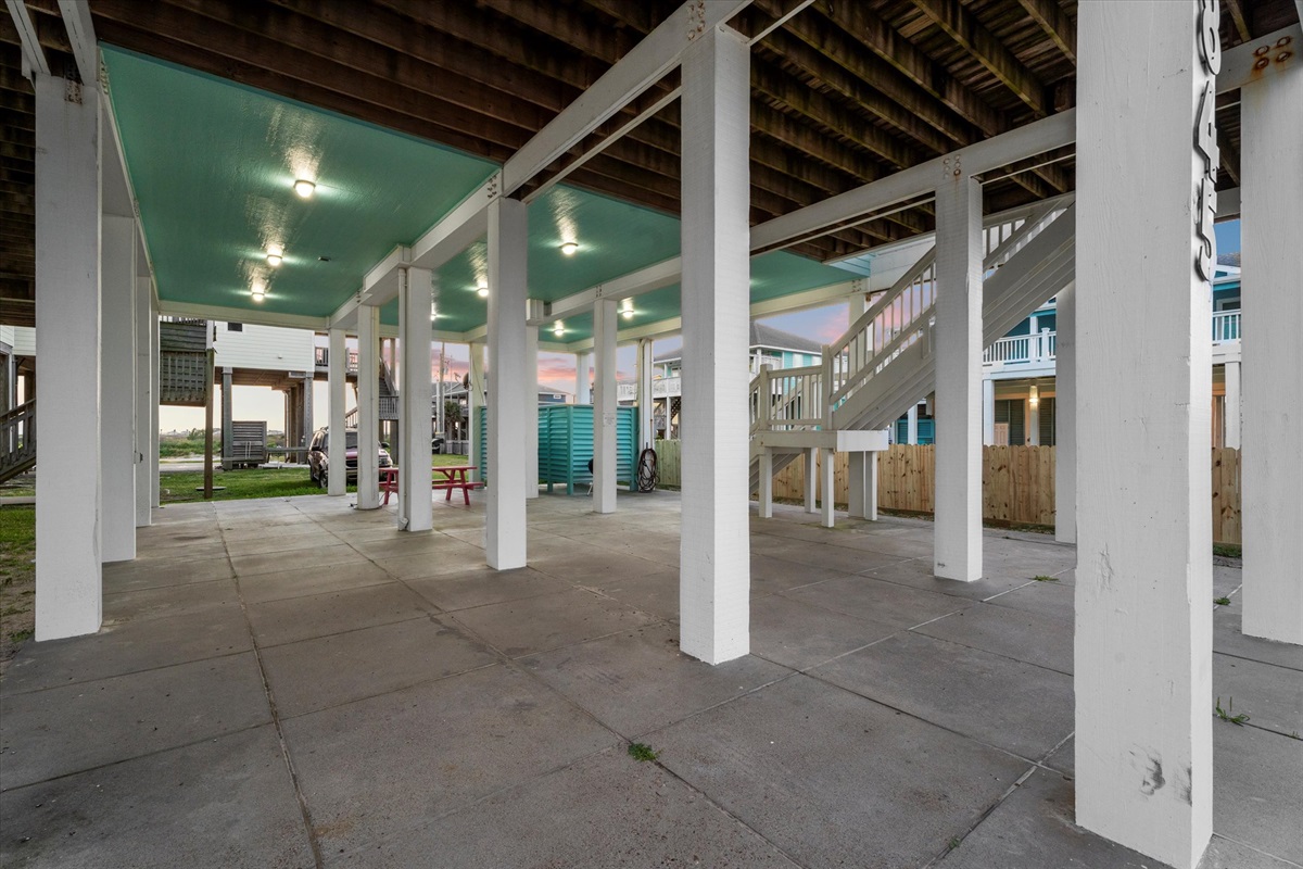 71b8e0f302ae4a7388886db92b0d4fc8 Large | Beachhouse | Texas | TX | Vacation Homes | Galveston | Crystal Beach | Kokomo | Breezy Days | Beachfront Elegance | Sunrise Serenity | Southern Sands Property Management, LLC