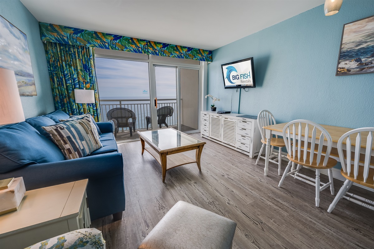 Amazing Living Room with Stunning Views🌊☀️