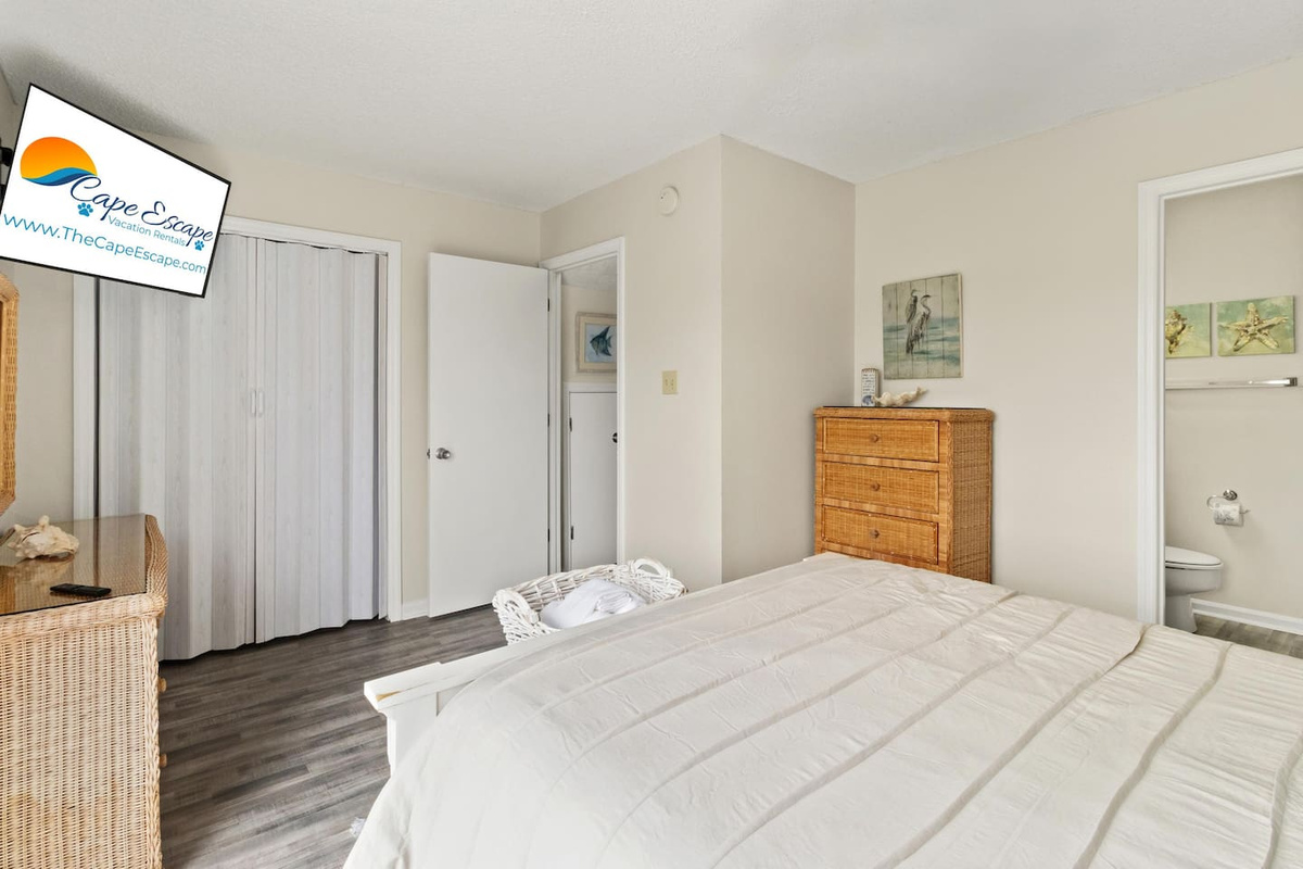 Watch a late-night movie in the queen suite without waking the rest of the house &mdash; Smart TV, your corner of the world.