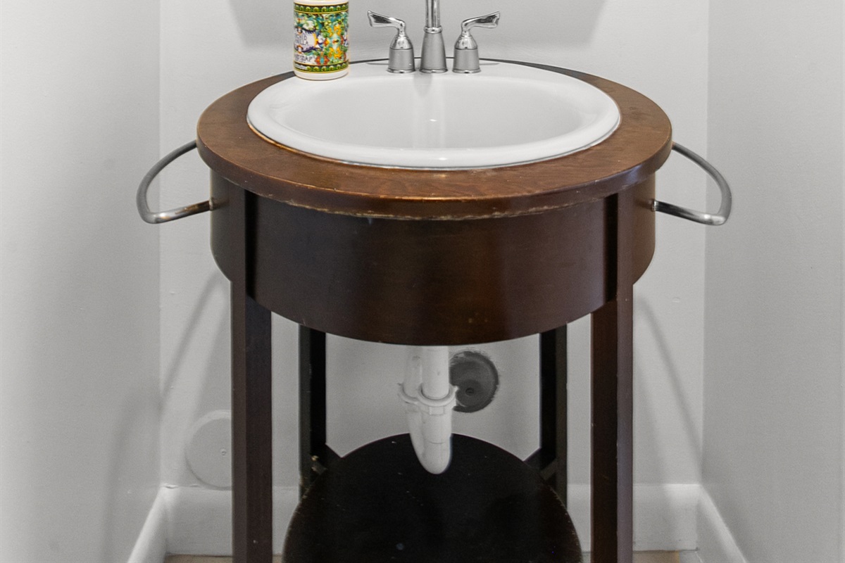 Powder room on the main floor for convenience