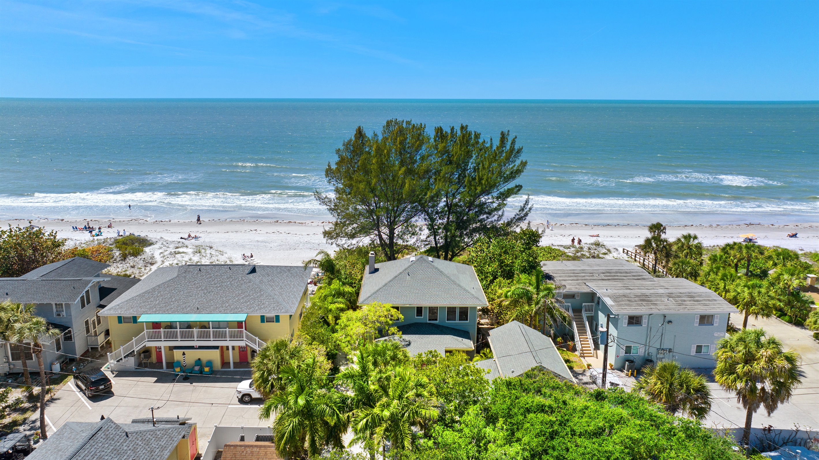 Backyard is the BEACH/Unique Beach House/Beautiful 2