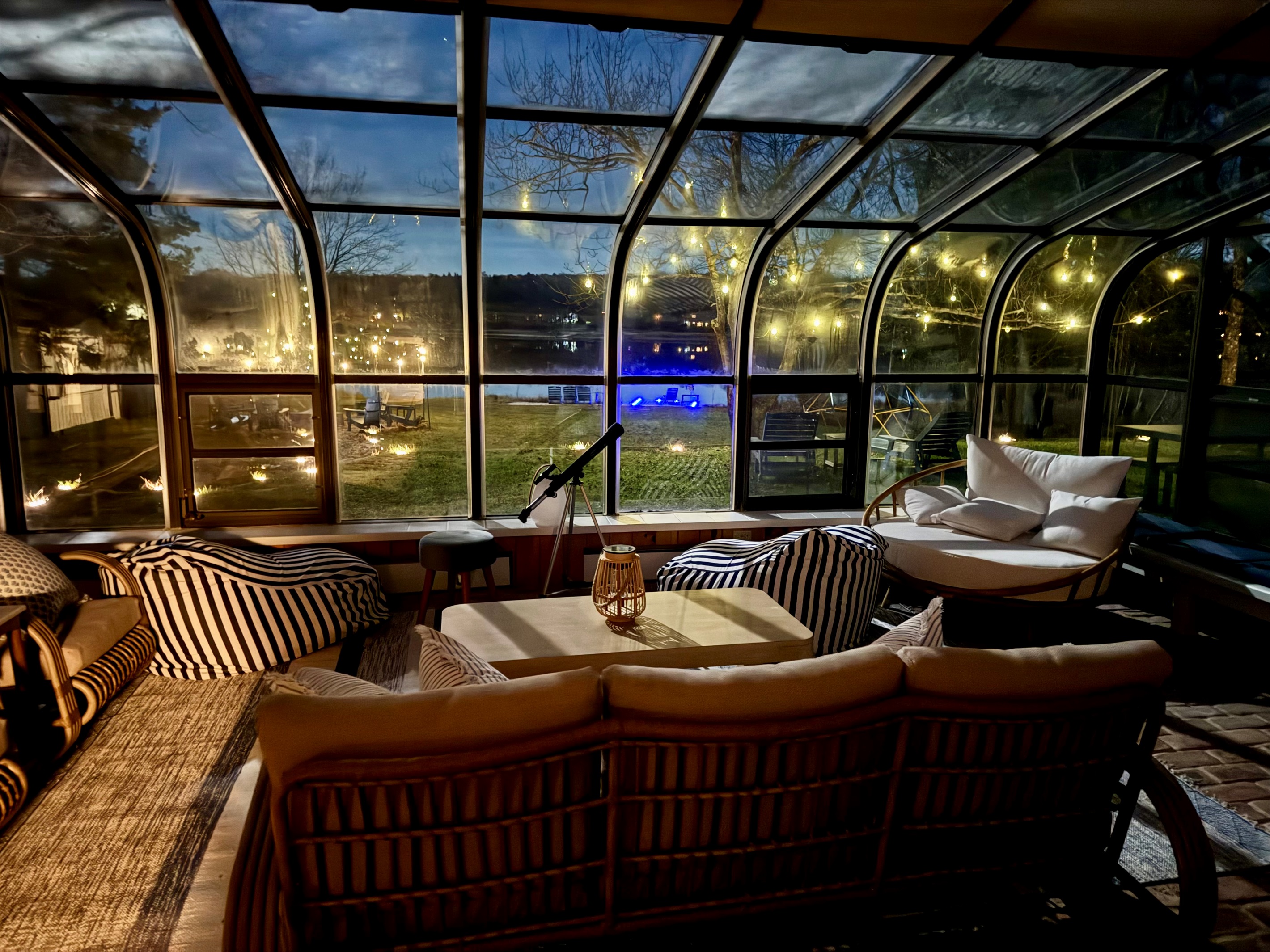 Night solarium glow — that “wow” moment you’ll remember forever.