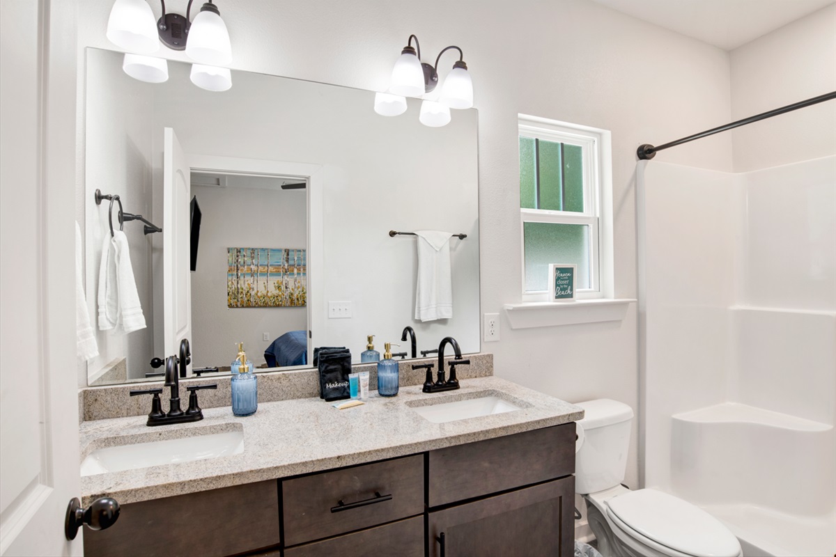 Fresh towels, warm showers with a touch of luxury