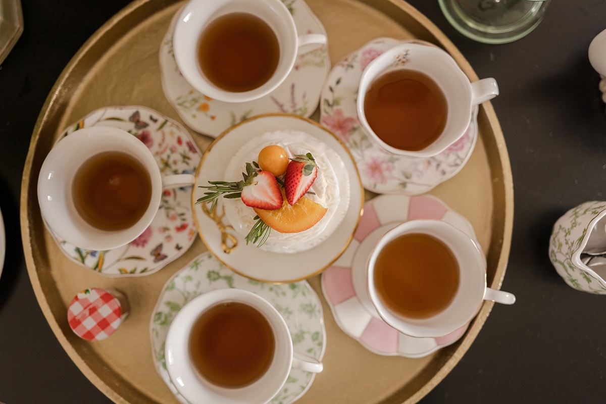 Vintage-Inspired Tea Set for 8