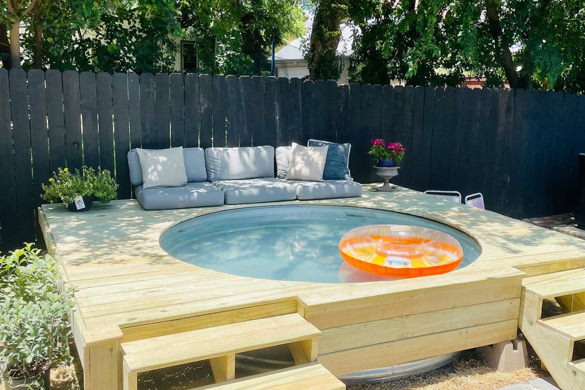 Cool off in our dipping pool. Not a large pool but all you need for a relaxing evening after sightseeing. 