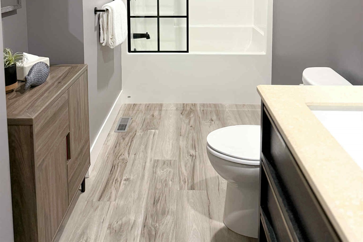 Full large roomy ensuite attached to the primary bedroom.