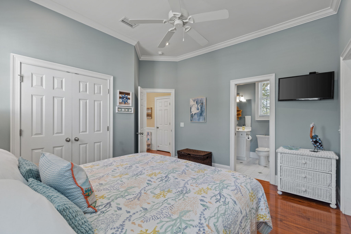 Downstairs King bedroom